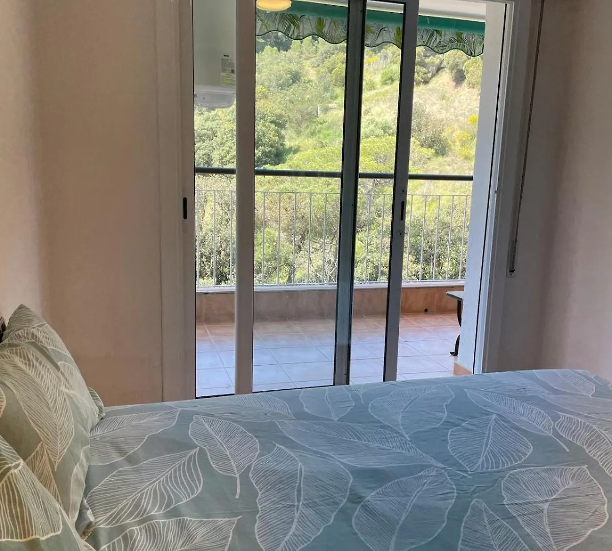 Flat With Birdsongs & Character! Apartment Calella